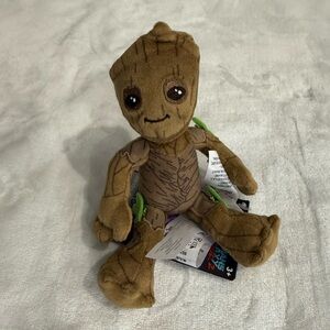 ⭐️NWT ❤️ marvel grout shoulder plush